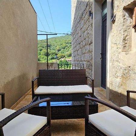 Bel & Ancien Appartement T3 Renove Dans Sartene ภายนอก รูปภาพ